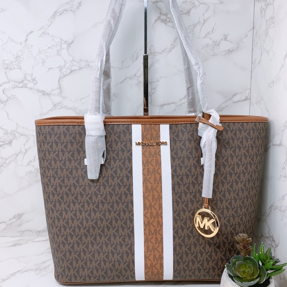 Michael Kors JST Medium Carryall Tote Set - Picture 14 of 15